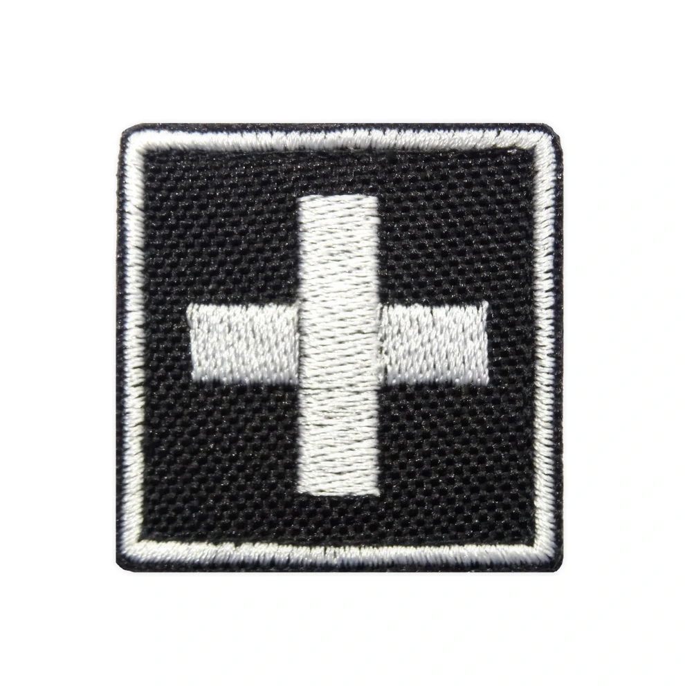 Nášivka mini zdravotnický kříž černý
